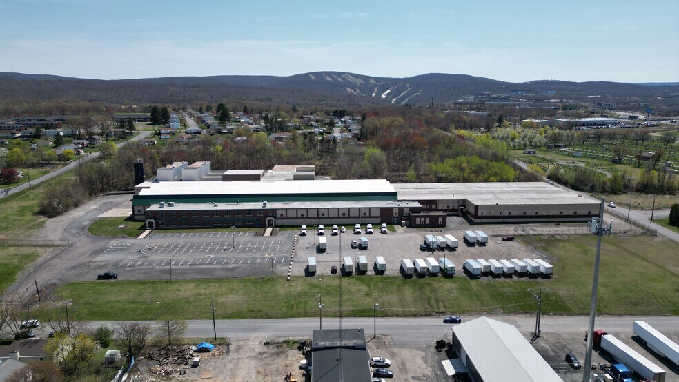 More Photos Of 600 Sanders St, Scranton Warehouse For Lease