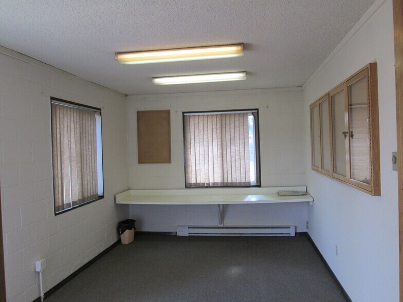 More Photos Of 17831 Co 1 Rd, Florissant Manufacturing For Sale