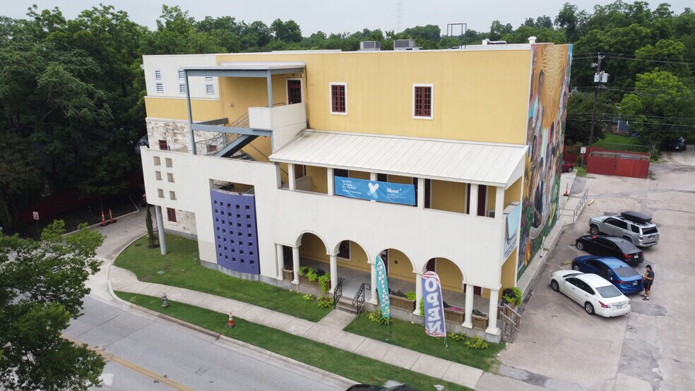 More Photos Of 1901 E Cesar Chavez St, Austin Loft Creative Space For Lease