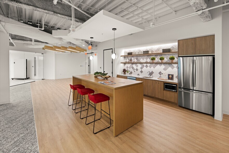 More Photos Of 6903 Rockledge Dr, Bethesda Unknown For Lease