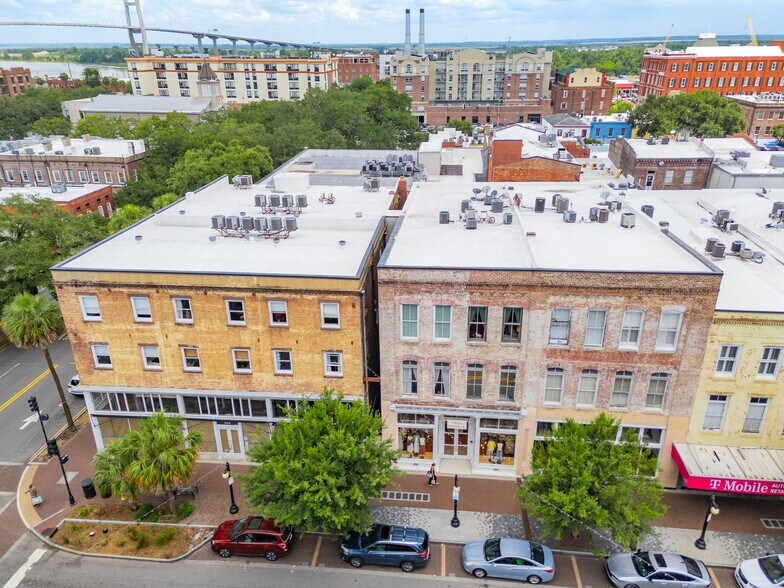 More Photos Of 322 W Broughton St, Savannah Storefront For Lease