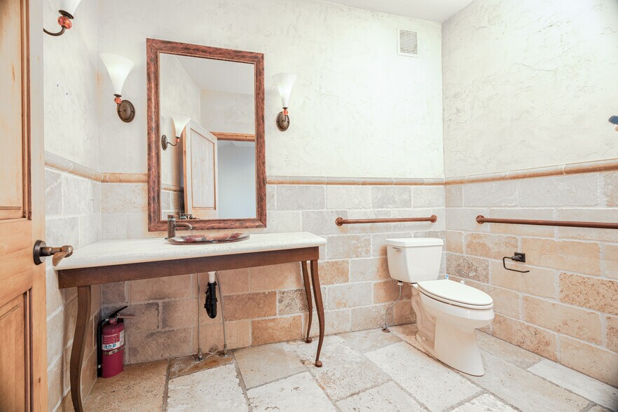 More Photos Of 186 Main St, Park City Freestanding For Sale