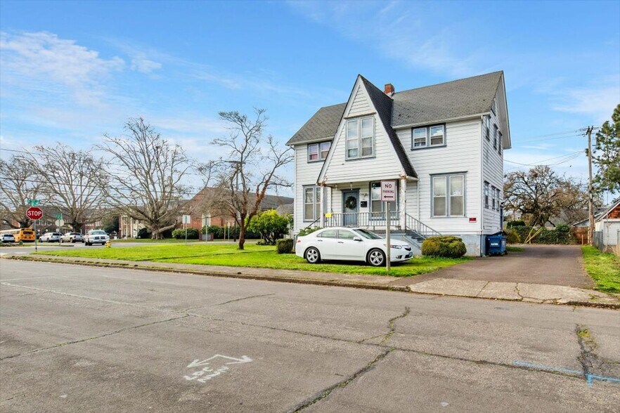 More Photos Of 925 14th St NE, Salem Apartments For Sale