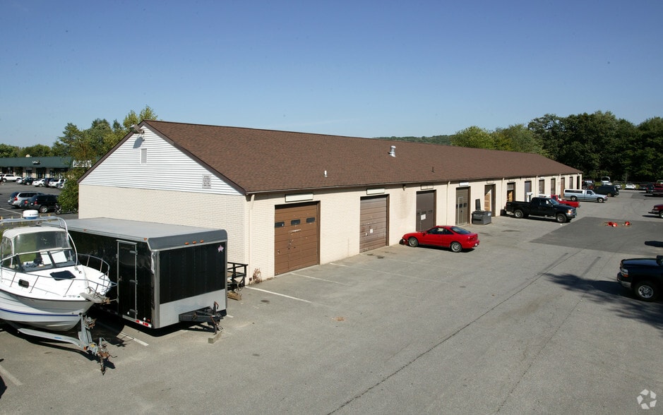 Primary Photo Of 147 Danbury Rd, New Milford Flex For Sale