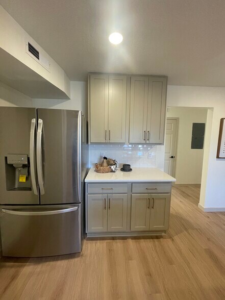 More Photos Of 814 6th St SE, Minneapolis Apartments For Sale