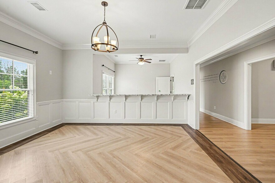 More Photos Of 132 Byrd Way, Warner Robins Office For Sale