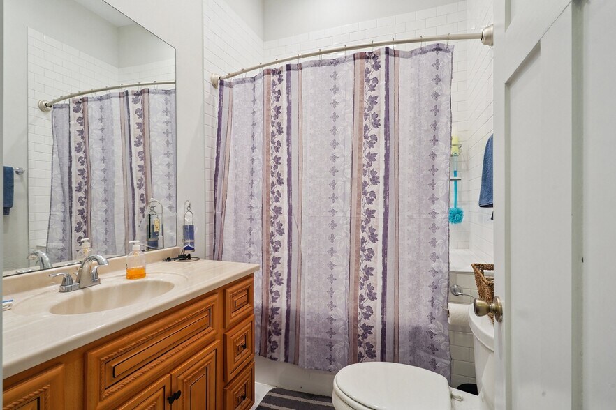 More Photos Of 4705 Iberville St, New Orleans Office For Sale