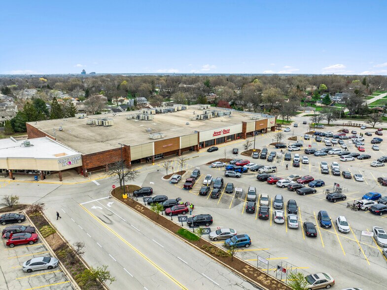 More Photos Of 1023-1127 S Roselle Rd, Schaumburg Freestanding For Sale