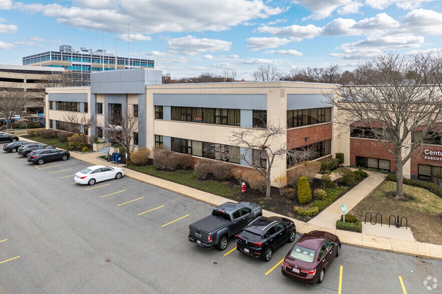 More Photos Of 100 Tradecenter Dr, Woburn Medical For Lease