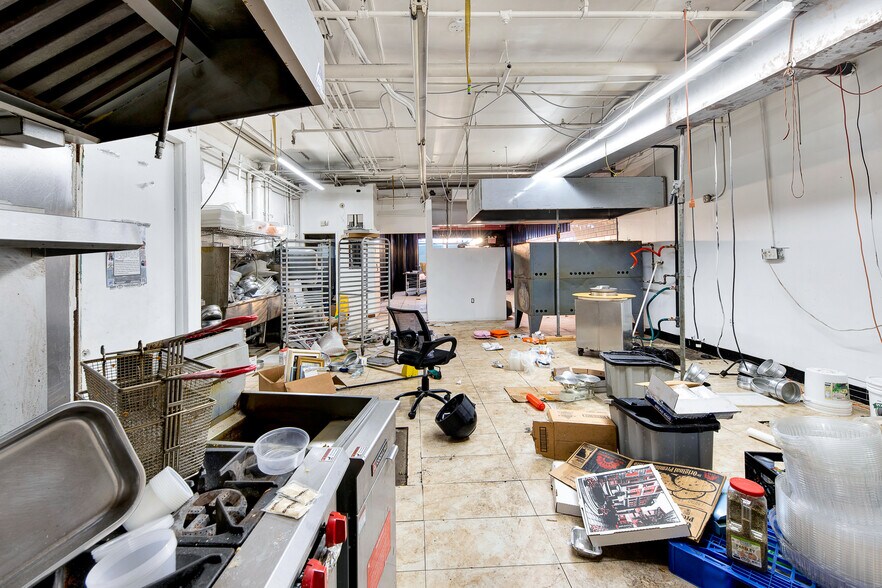 More Photos Of 1997-2013 Mcdonald Ave, Brooklyn Showroom For Lease