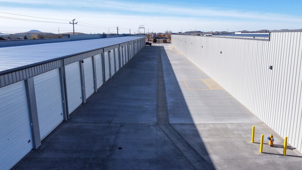 More Photos Of 3645 Andy Devine Ave, Kingman Specialty For Sale