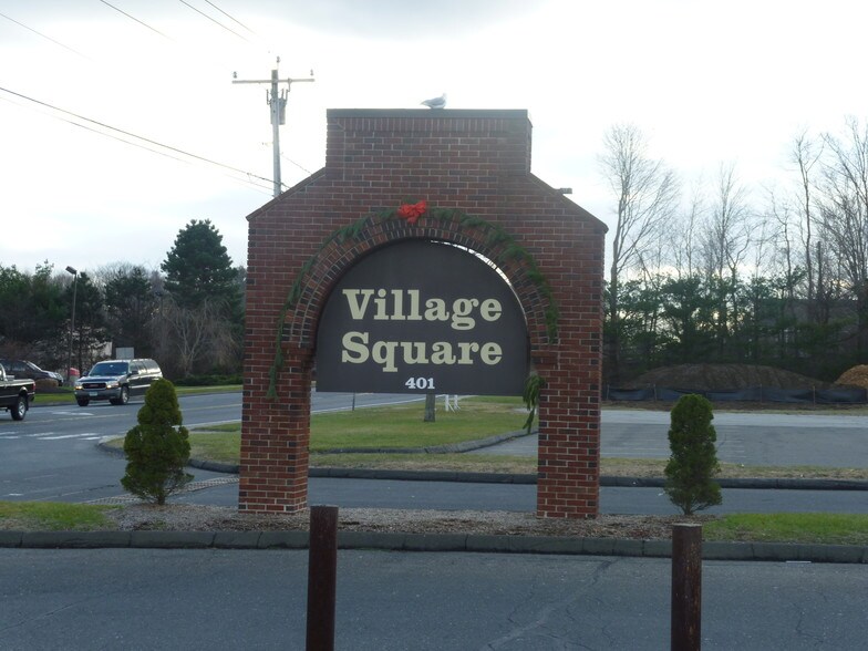 More Photos Of 401 Monroe Tpke, Monroe General Retail For Lease