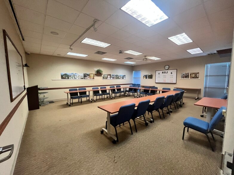 More Photos Of 652 Independence Pky, Chesapeake Office For Sale