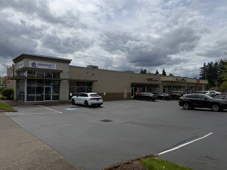 More Photos Of 10721-10729 SE 82nd Ave, Portland General Retail For Lease