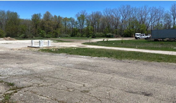 More Photos Of 1695 S Ortonville Rd, Ortonville Warehouse For Lease