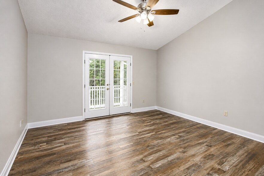 More Photos Of 2303 W Michigan Ave, Pensacola Apartments For Sale