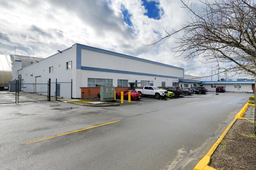 More Photos Of 3220 100th St SW, Everett Distribution For Lease