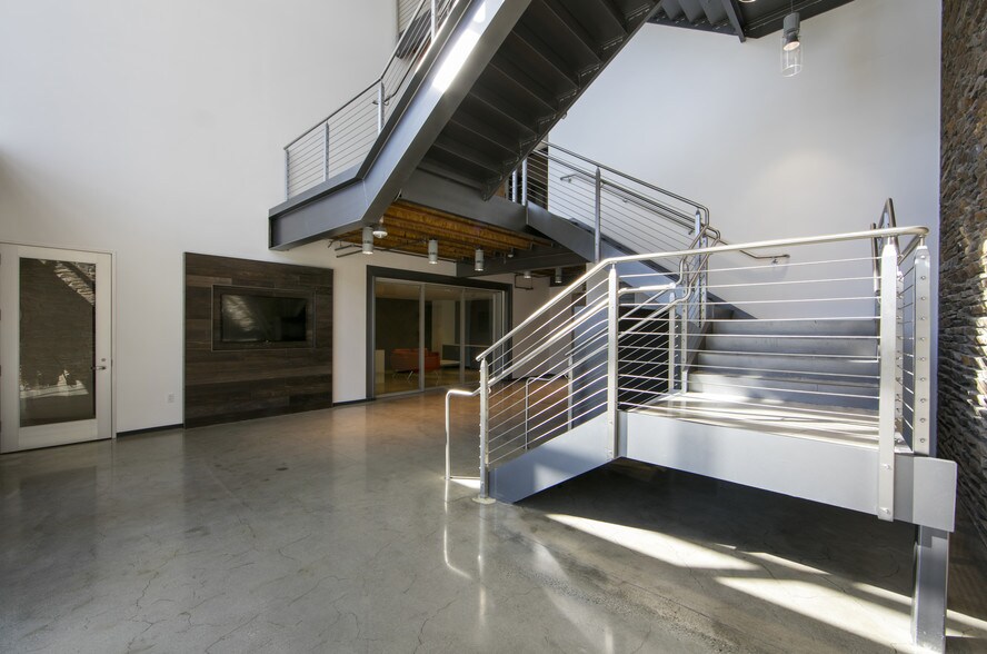 More Photos Of 20371 Irvine Ave, Newport Beach Loft Creative Space For Lease