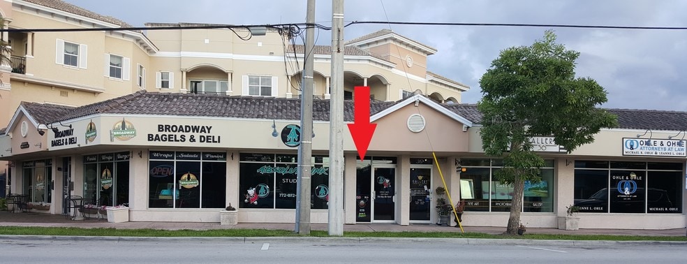 More Photos Of 38 SE Ocean Blvd, Stuart Storefront Retail Office For Lease