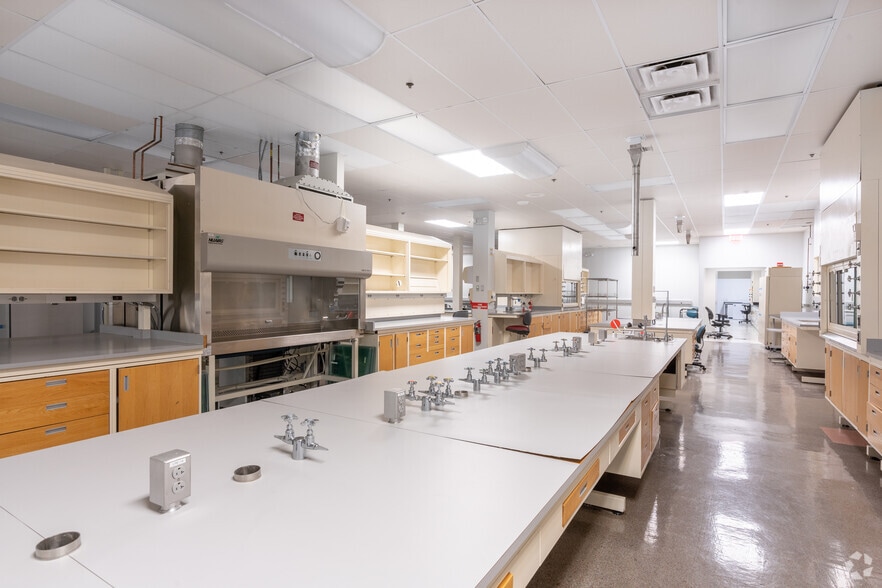 More Photos Of 311 Pennington Rocky Hill Rd, Pennington Research And Development For Lease