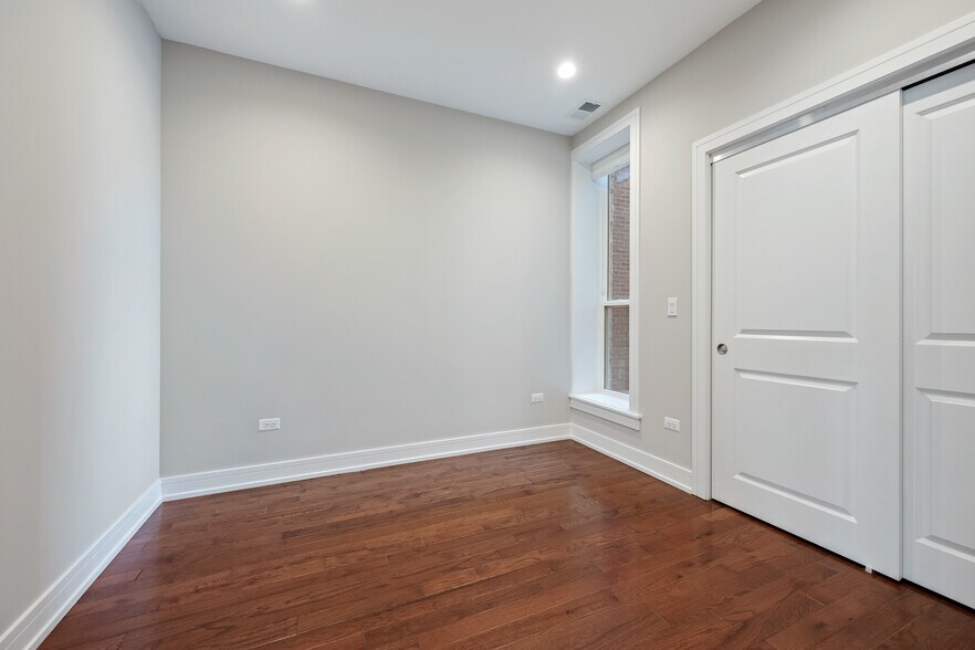 More Photos Of 1710 W Lunt Ave, Chicago Apartments For Sale