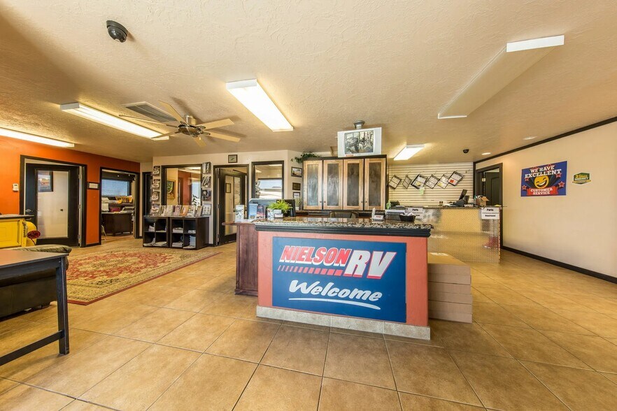 More Photos Of 1210 W State St, Hurricane General Retail For Lease
