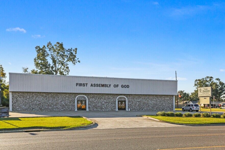 More Photos Of 3001 New Highway 51, La Place Religious Facility For Lease