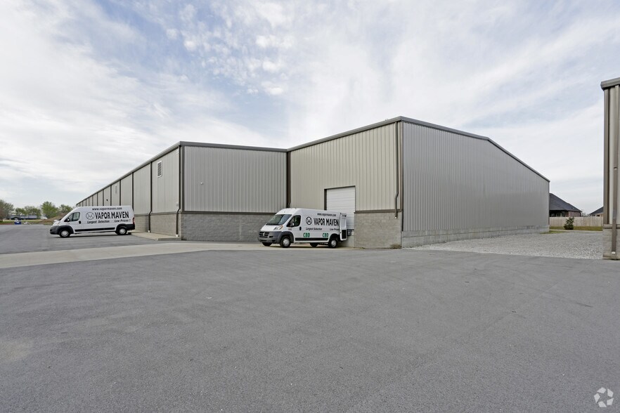 More Photos Of 495 Agnes Dr, Springdale Warehouse For Lease