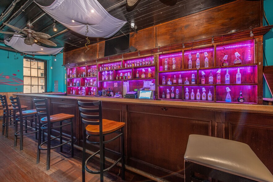 More Photos Of 112 Chestnut St, Philadelphia Storefront Retail Residential For Sale