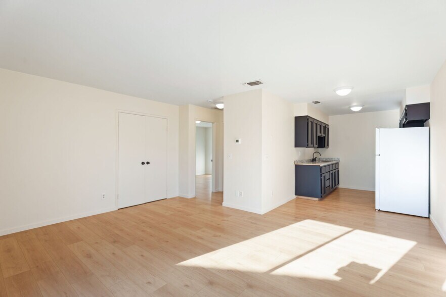 More Photos Of 609-615 Moore St, Madera Apartments For Sale