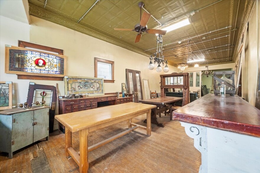 More Photos Of 207 Adams Ave, Canonsburg General Retail For Sale