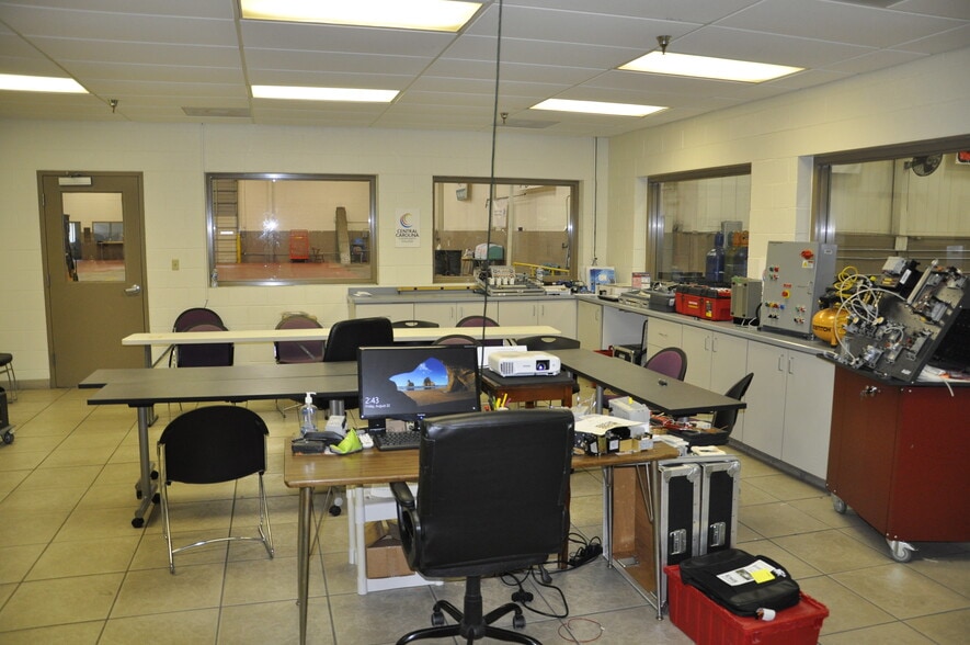 More Photos Of 5825 Clyde Rhyne Dr, Sanford Warehouse For Lease