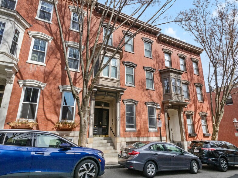Primary Photo Of 43 Chestnut St, Boston Apartments For Sale