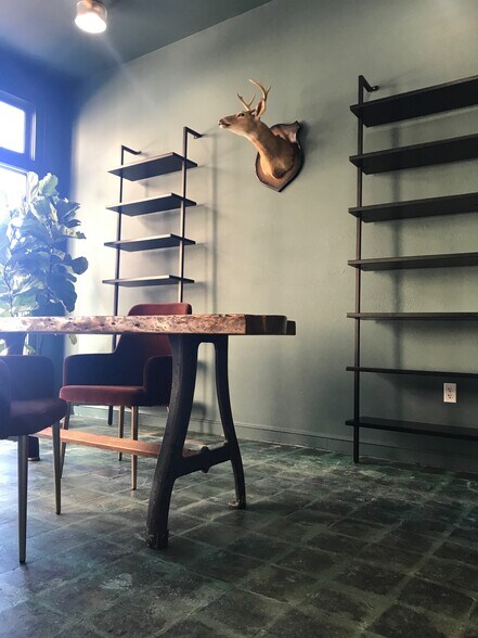 More Photos Of 689 Central Ave, Saint Petersburg Storefront Retail Office For Sale