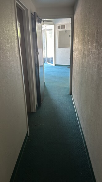 More Photos Of 316 W F St, Oakdale Storefront Retail Office For Sale