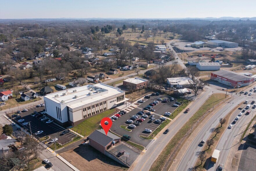 More Photos Of 1113 S Main St, Columbia Freestanding For Sale