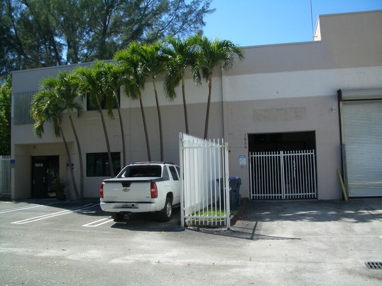 More Photos Of 1650-1680 NW 95th Ave, Miami Warehouse For Sale