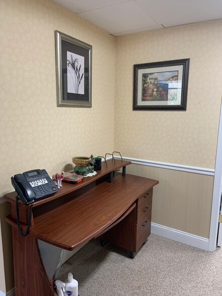 More Photos Of 2 Professional Dr, Gaithersburg Office For Lease