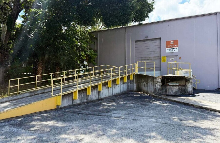 More Photos Of 475 W SR-436, Altamonte Springs Freestanding For Lease