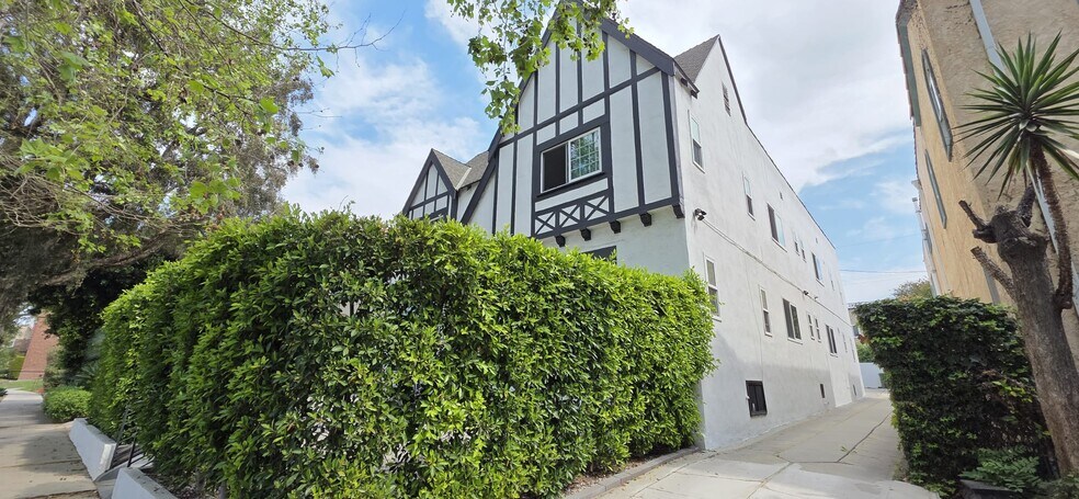 More Photos Of 1032 S Orange Dr, Los Angeles Apartments For Sale