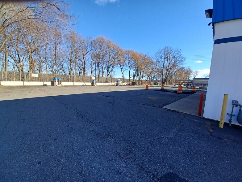 More Photos Of 824 Water St, Fitchburg Carwash For Sale