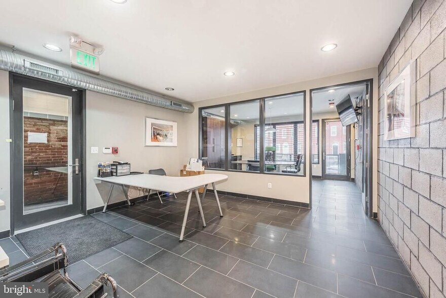 More Photos Of 338 E 25th St, Baltimore Office For Sale