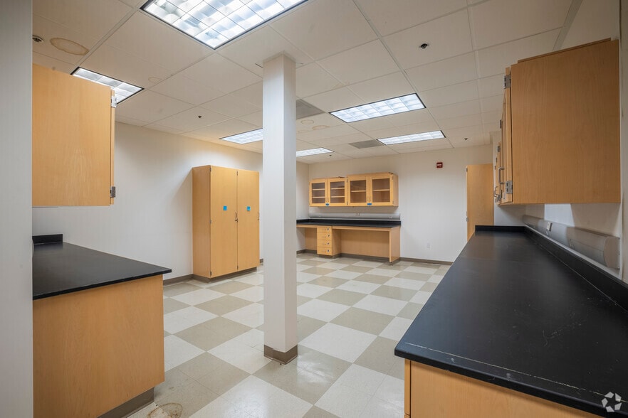 More Photos Of 355 N Wiget Ln, Walnut Creek Office For Sale