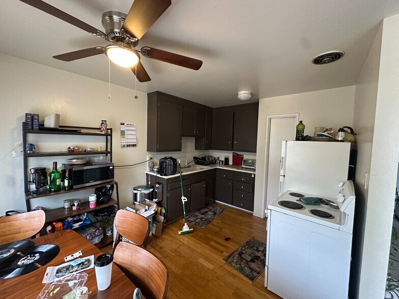 More Photos Of 2550 35th Ave, Oakland Apartments For Sale