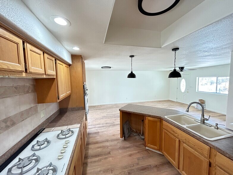 More Photos Of 717 5th St, Prescott Manufacturing For Lease