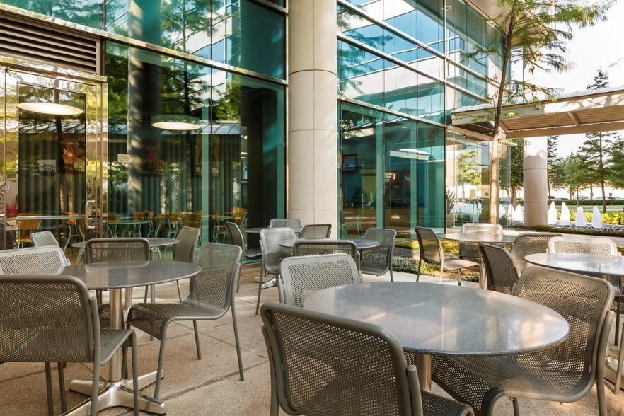 More Photos Of 16000 N Dallas Pky, Dallas Office For Lease