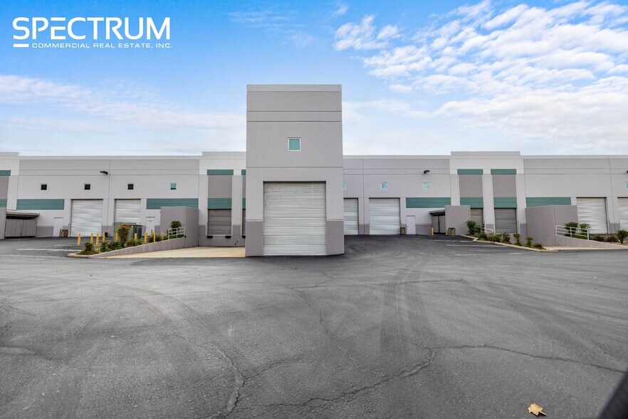 More Photos Of 28288 Alta Vista Ave, Valencia Distribution For Lease