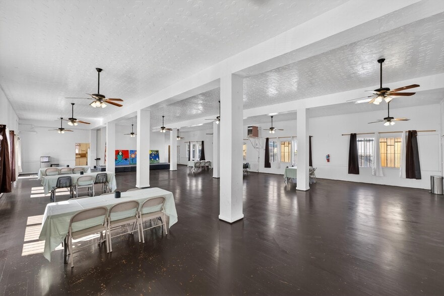 More Photos Of 7101 Menlo Ave, Los Angeles Religious Facility For Sale