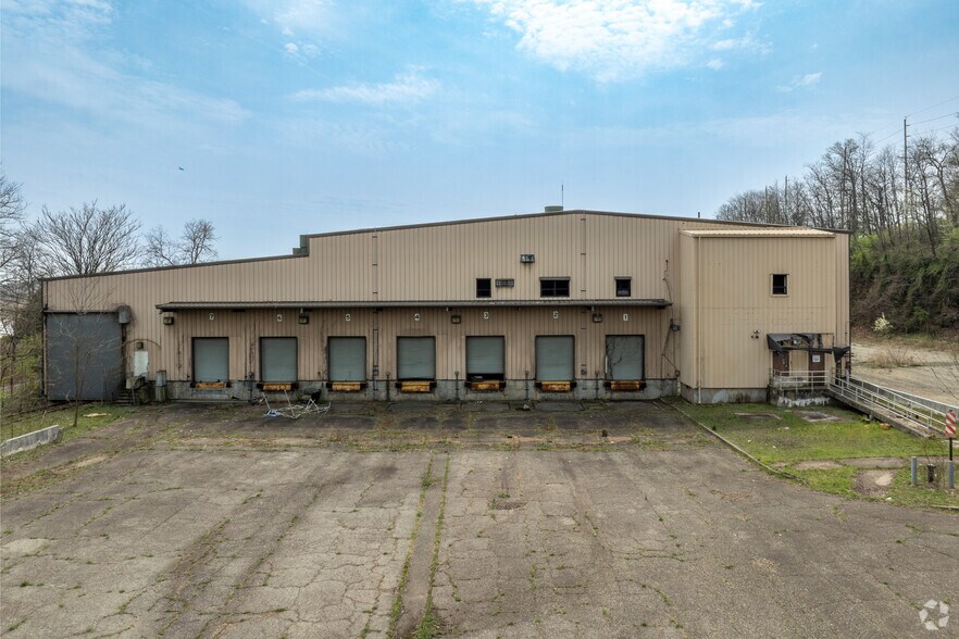 More Photos Of 500 Schuyler Ave, North Arlington Warehouse For Lease
