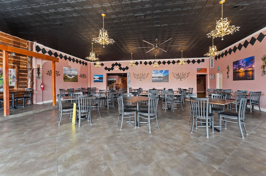 More Photos Of 110 W Walnut St, Smithville Restaurant For Sale